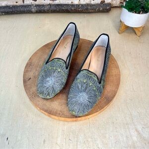 Velvet Road Embroidered Loafers – Gray Green Paisley Scrolls (EU 39 / US 8.5–9)